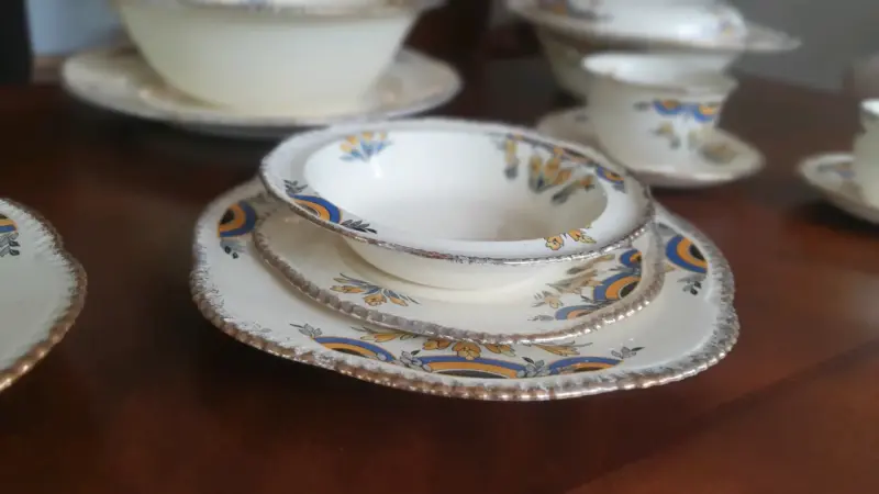 Juego de loza vintage con diseño floral - 4