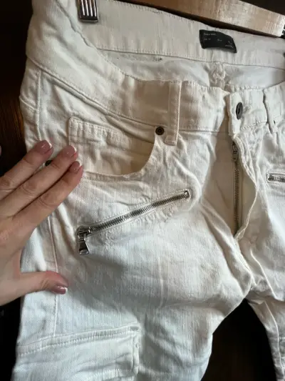 Pantalones cargo blancos Zara Man - miniatura 4