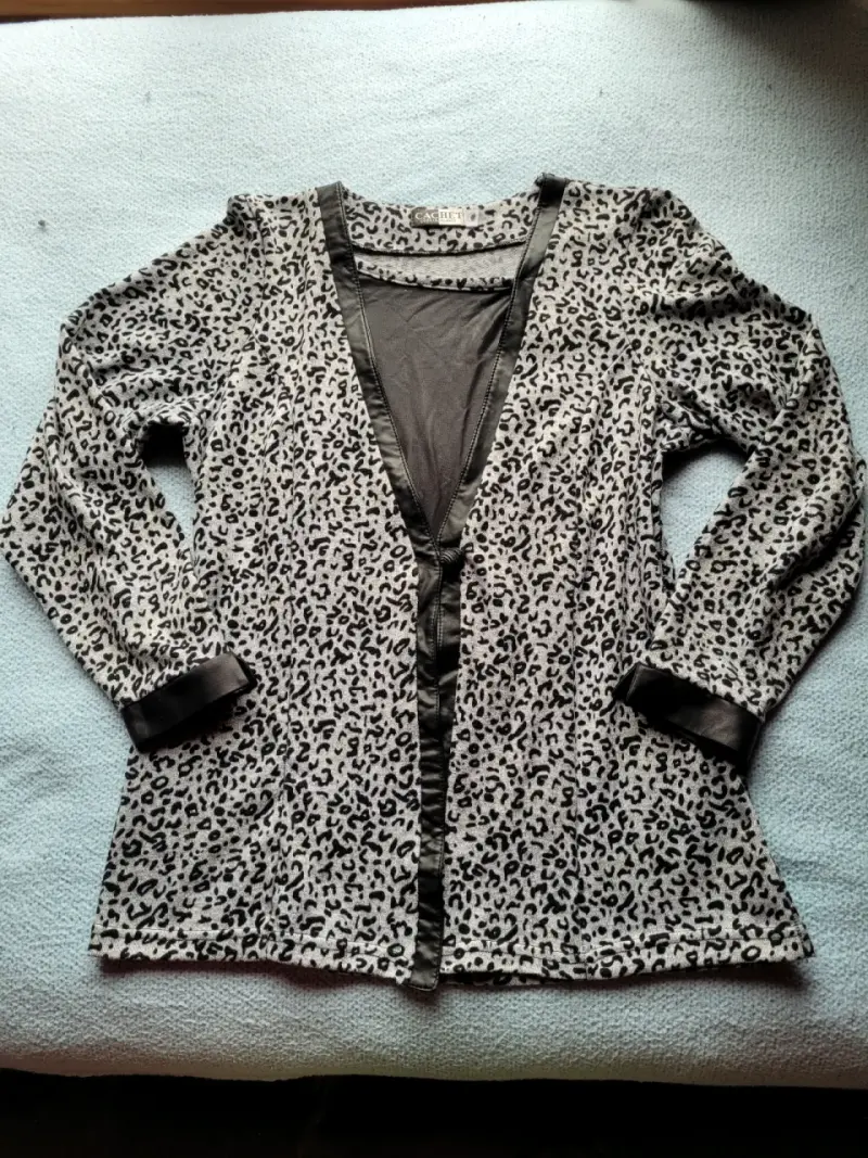 Cardigan de leopardo detalles negros en cuero - 2