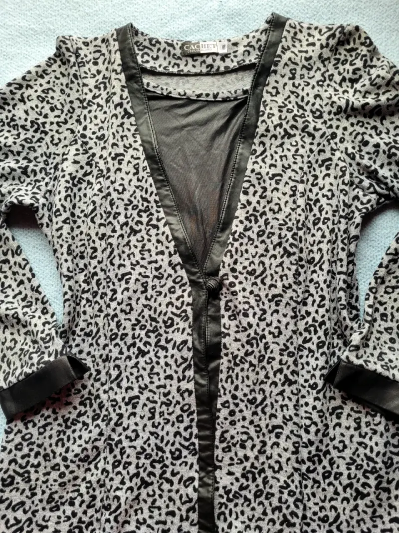 Cardigan de leopardo detalles negros en cuero - 3
