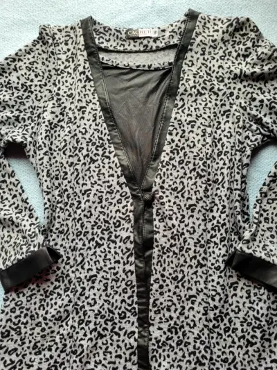 Cardigan de leopardo detalles negros en cuero - miniatura 3