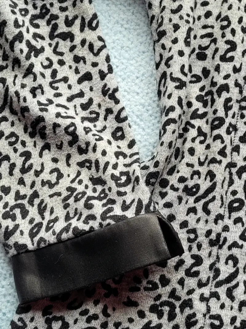 Cardigan de leopardo detalles negros en cuero - 4