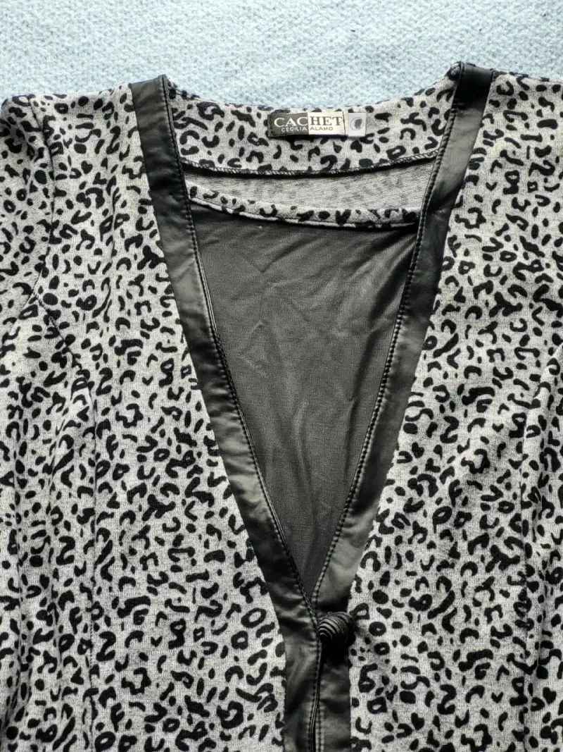 Cardigan de leopardo detalles negros en cuero - 5