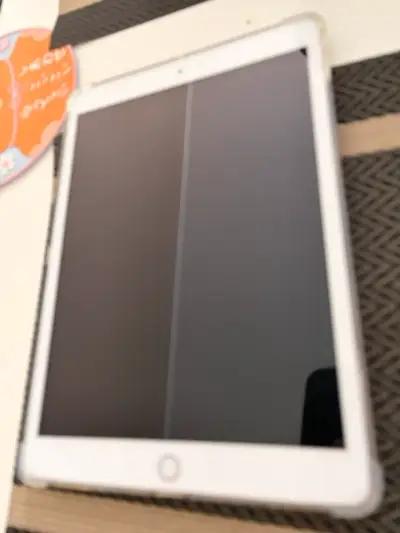 iPad de octava generación 32GB con funda - miniatura 2