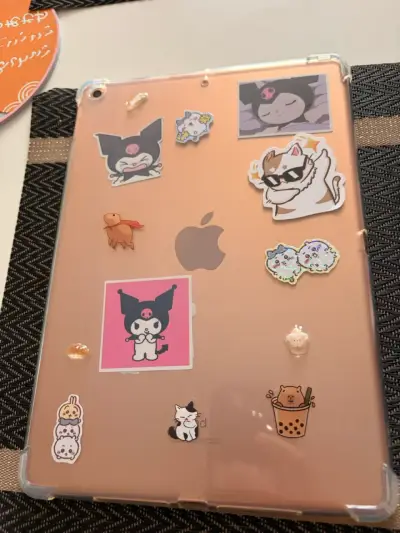 iPad de octava generación 32GB con funda - miniatura 3