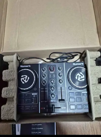Controlador DJ Numark Party Mix con luces integradas - miniatura 4