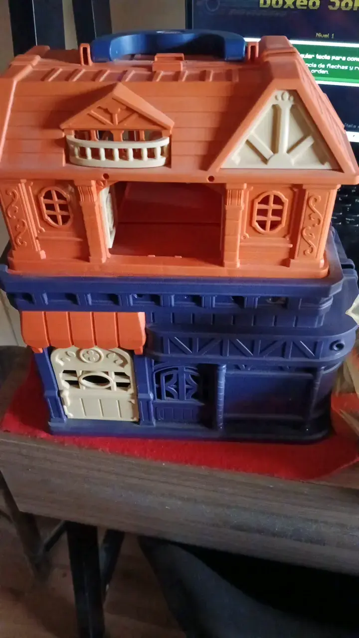 Casa de juguete desmontable con accesorios