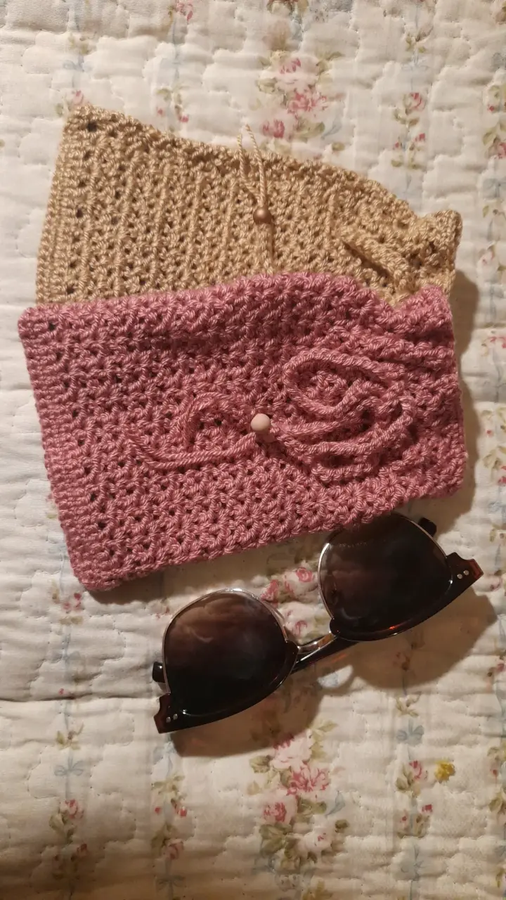 Fundas tejidas a crochet para gafas en varios colores - 3
