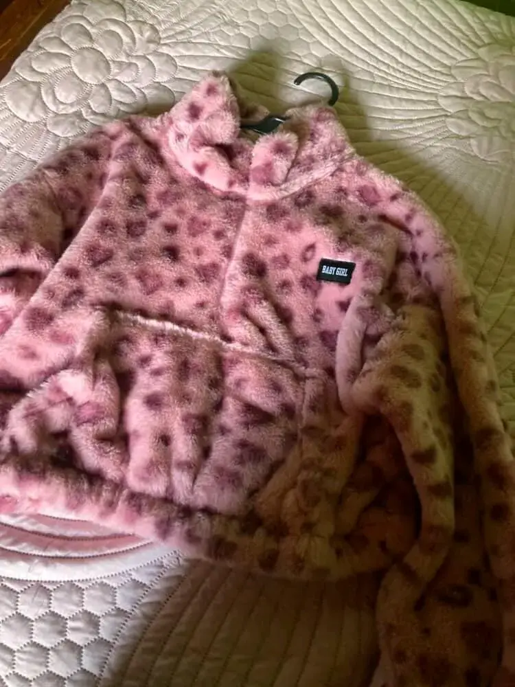 Polerón de peluche rosado