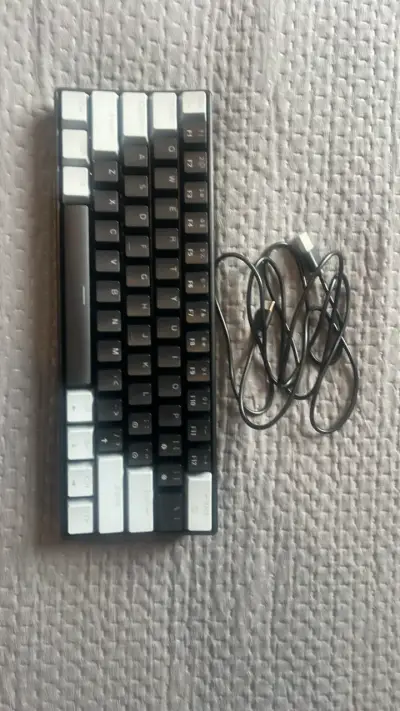 Teclado mecánico compacto K61 con cable - miniatura 1