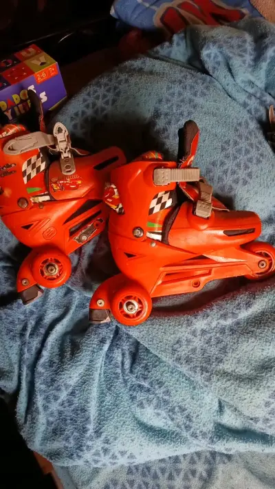 Patines ajustables rojos para niños talla 31 - miniatura 1