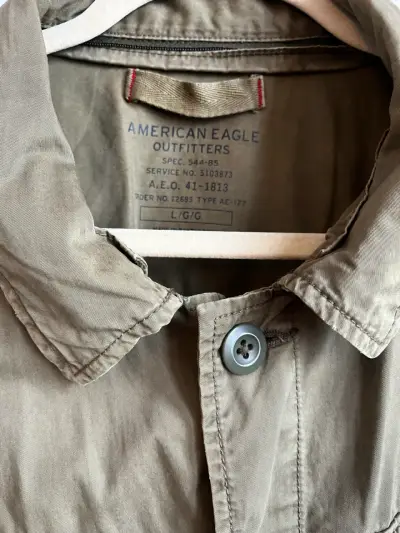 Chaqueta verde militar American Eagle con diseño tropical - miniatura 2