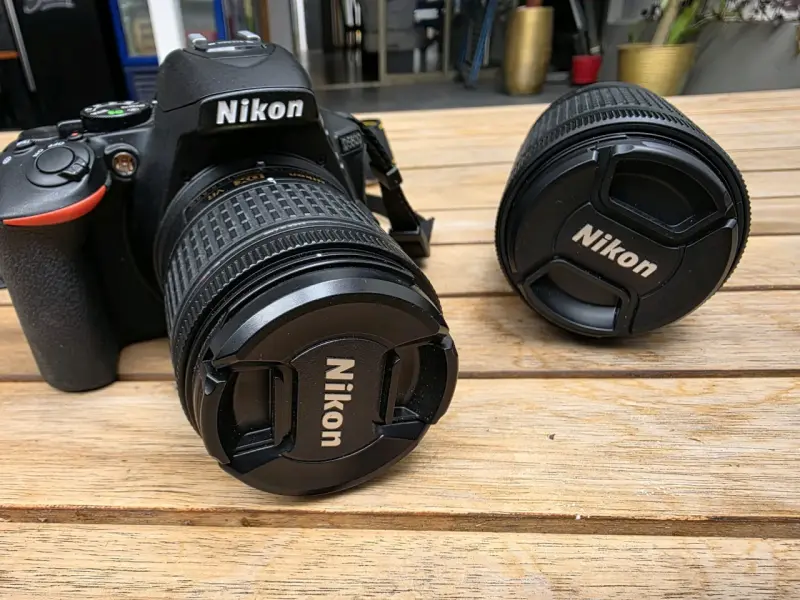Cámara Nikon D5600 con lentes 18-55mm y 70-300mm - 6
