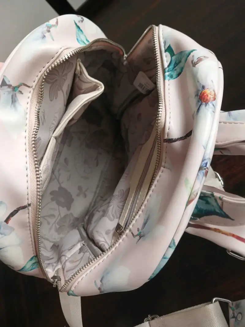 Mochila floral pequeña con diseño elegante - 3