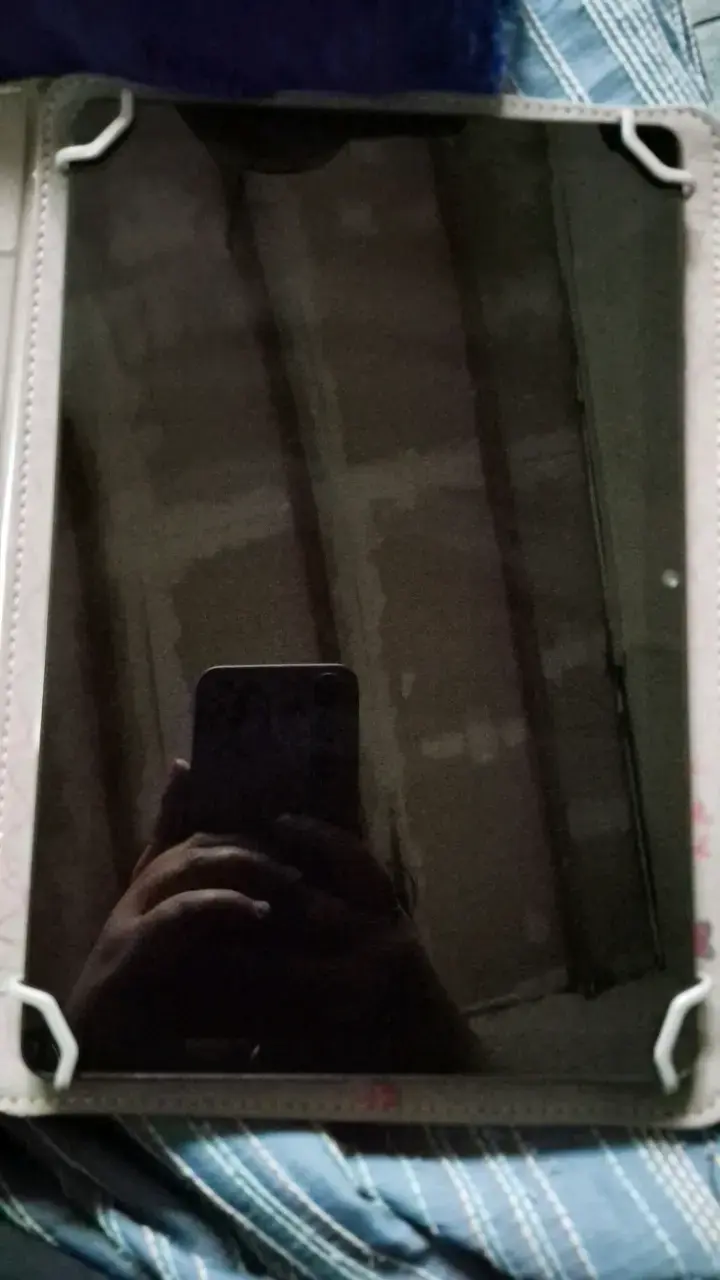 Tablet Huawei con pantalla táctil en buen estado - 2