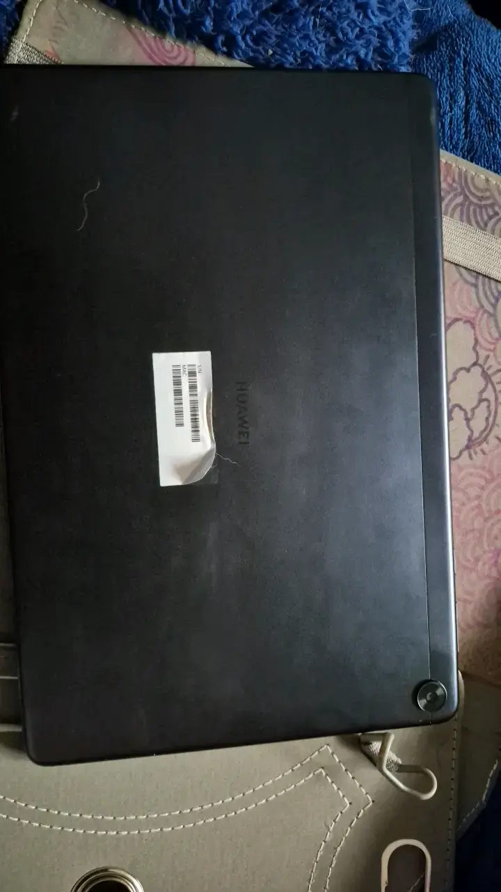Tablet Huawei con pantalla táctil en buen estado - 4