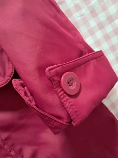 Abrigo rojo para mujer Suburbia con diseño elegante - miniatura 4