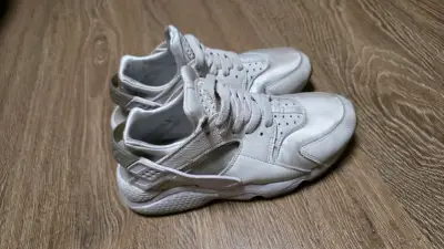 Zapatillas deportivas blancas Nike Air Huarache - miniatura 2