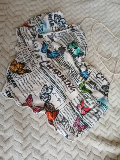 Top de tirantes con estampado de mariposas - miniatura 2