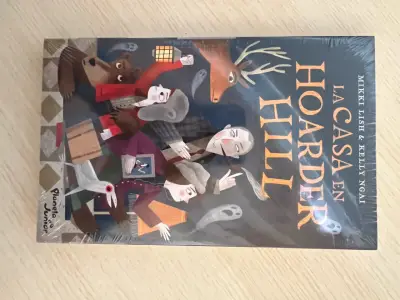 Libro La Casa en Hoarder Hill de Mikki Lish - miniatura 1