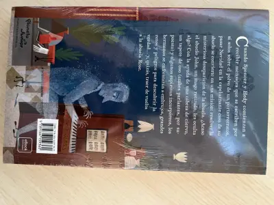 Libro La Casa en Hoarder Hill de Mikki Lish - miniatura 2