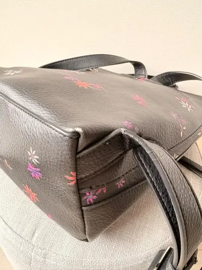 Mochila Desigual negra con flores - miniatura 3