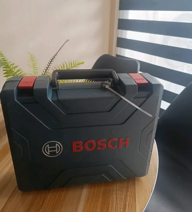 Taladro Inalámbrico Bosch 18V con Maletín - 1