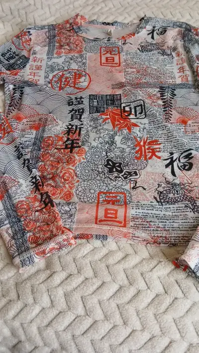 Polera manga larga estampado oriental - miniatura 2