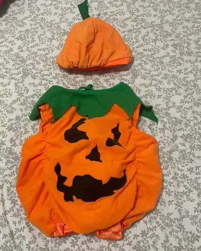 Disfraz de calabaza para bebé con gorro - miniatura 3