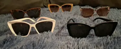 Set de gafas de sol estilo retro - miniatura 1