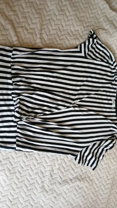 Vestido a rayas blanco y negro - miniatura 1