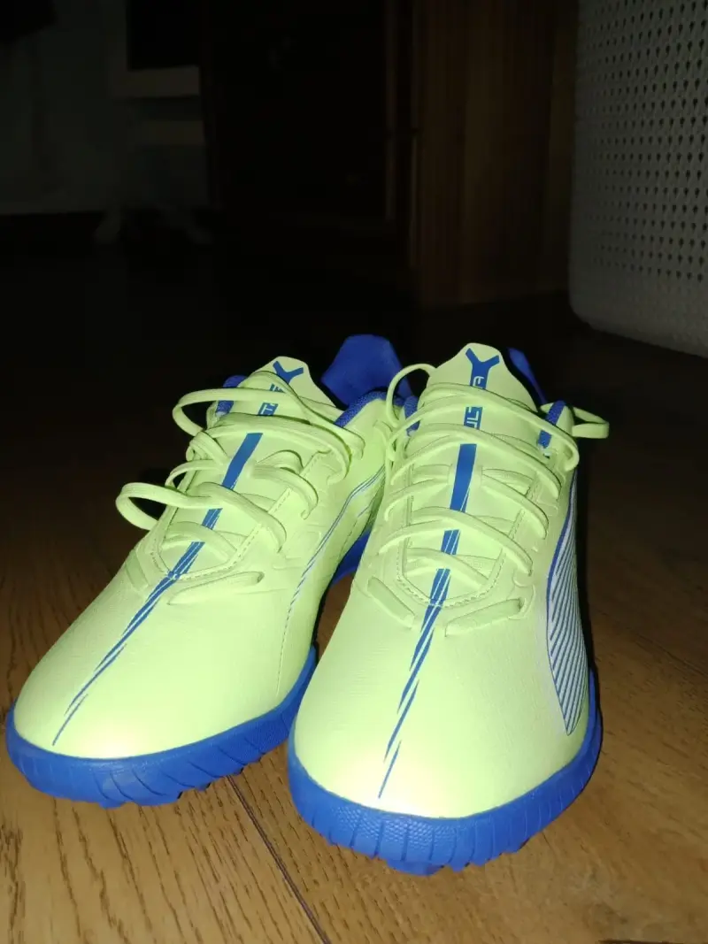 Zapatillas de fútbol Puma - Talla 42.5 - 1