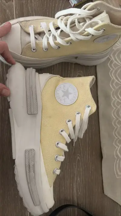 Zapatillas altas amarillas Converse All Star - miniatura 1
