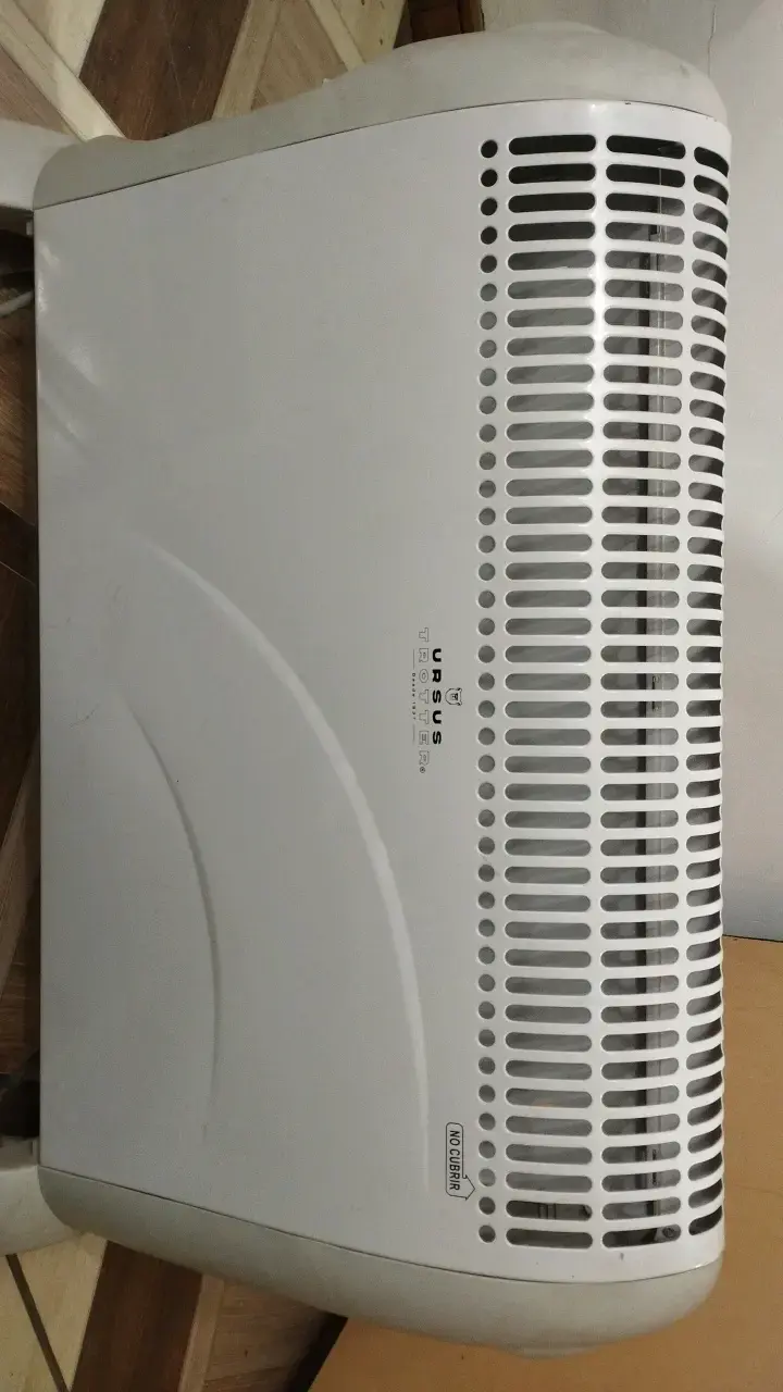Calefactor eléctrico Ursus Trotter blanco compacto - 2