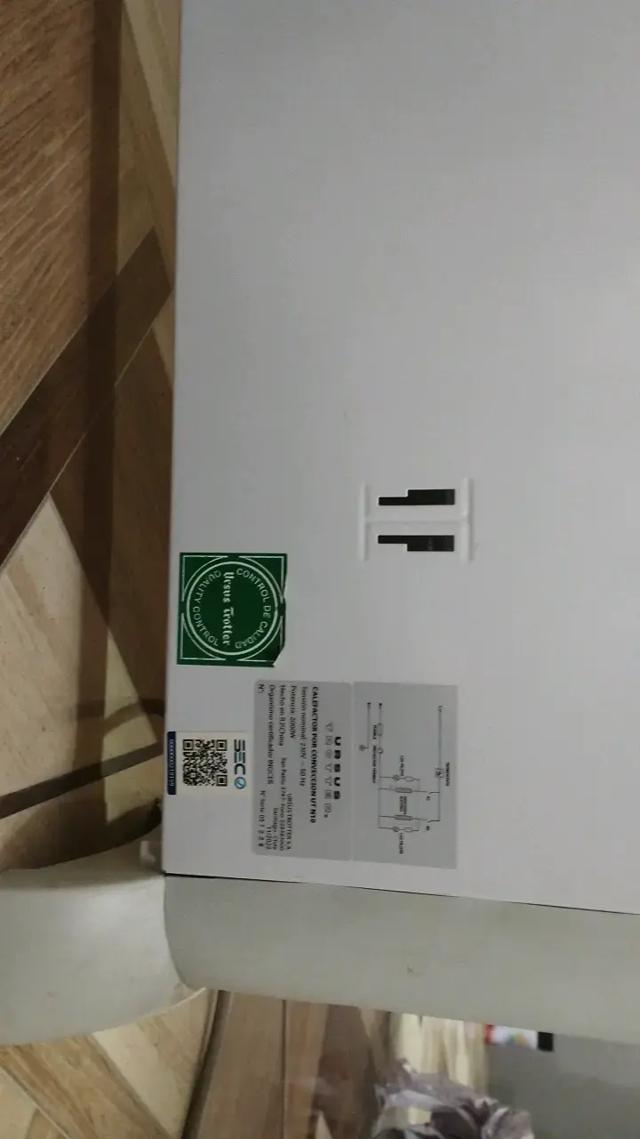 Calefactor eléctrico Ursus Trotter blanco compacto - 3