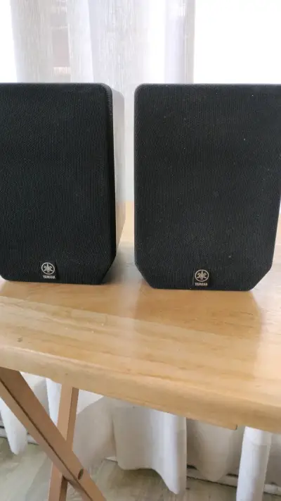 2 Parlantes Yamaha NX-E270 de 30W - miniatura 4