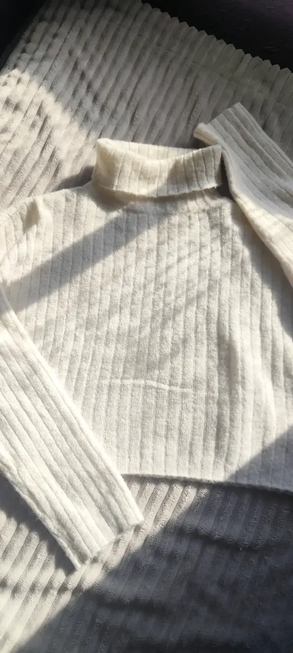 Suéter de cuello alto blanco H&M para niña - 2