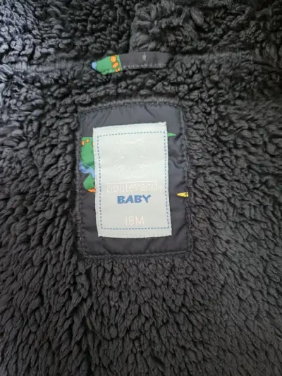 Parka de niño con capucha y estampado de dinosauri - miniatura 6