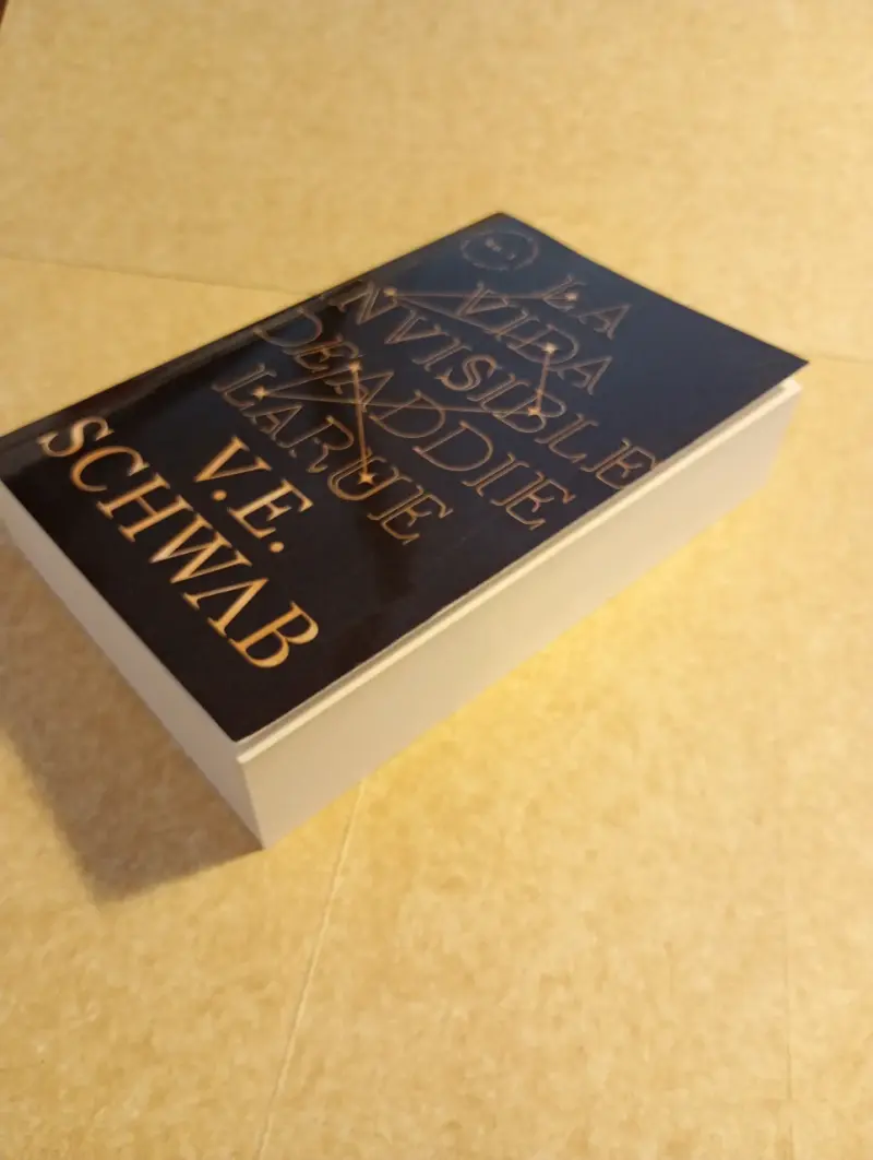 Libro La Vida Invisible de Addie LaRue de V.E. Schwab - 3