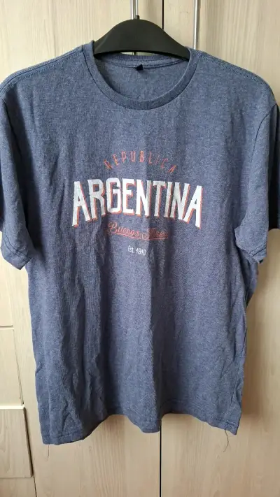 Polera azul con diseño Argentina - miniatura 1