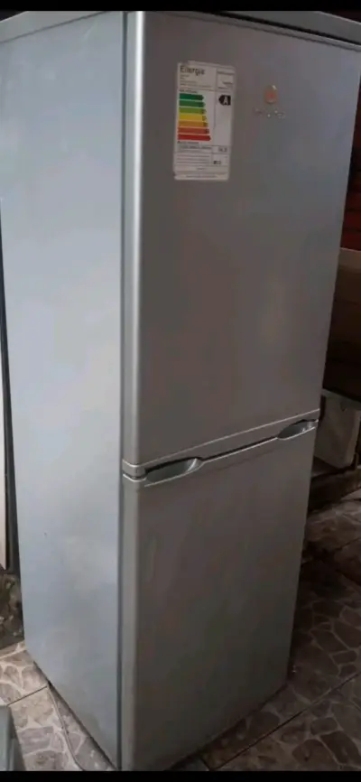 Refrigerador Mademsa de dos puertas en buen estado - miniatura 2