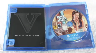 Juego PS4 Grand Theft Auto V GTA - miniatura 2