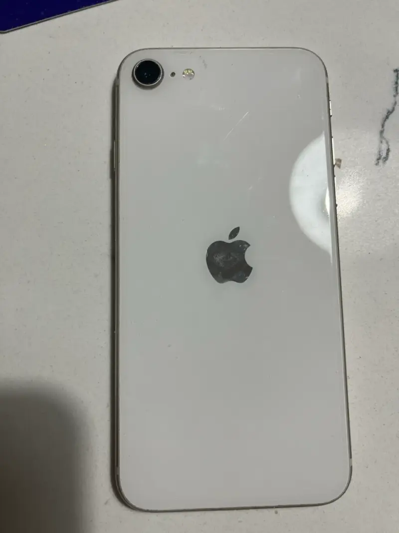 iPhone SE blanco 64 gb en buen estado con funda - 2