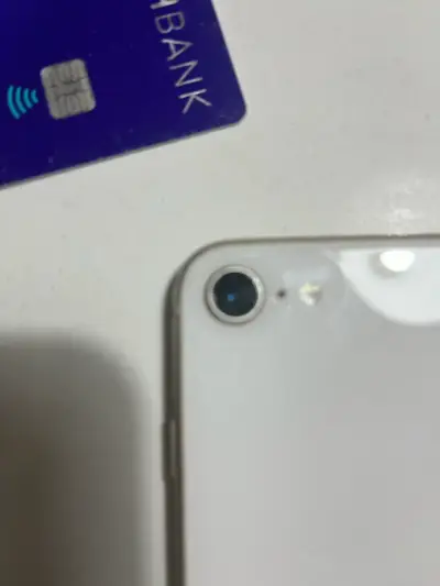 iPhone SE blanco 64 gb en buen estado con funda - miniatura 3