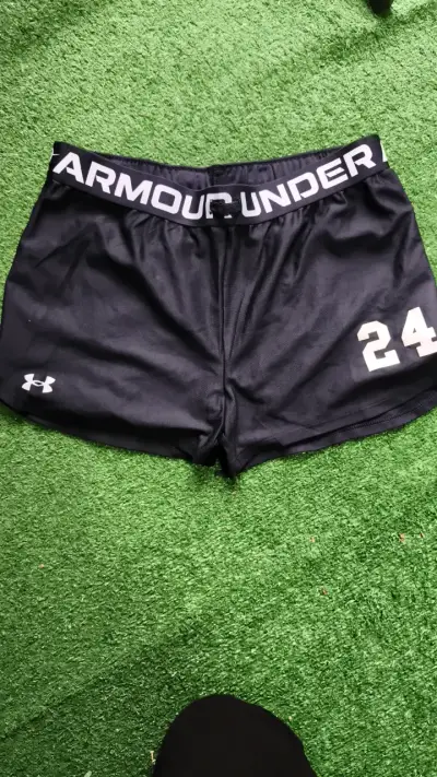 Shorts deportivos Under Armour negros - miniatura 1