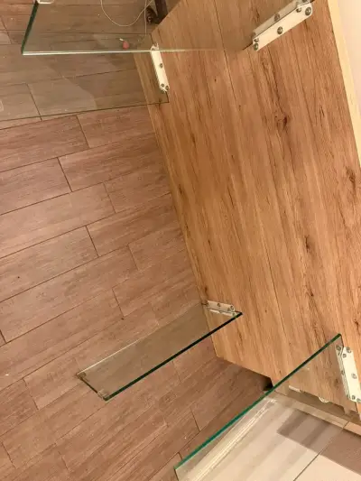 Mesa de comedor moderna con patas de vidrio - miniatura 4