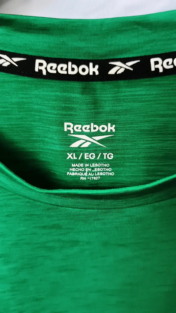 Polera verde Reebok talla XL