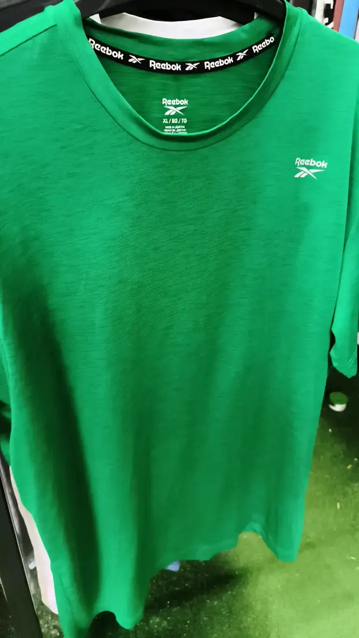 Polera verde Reebok talla XL - 2
