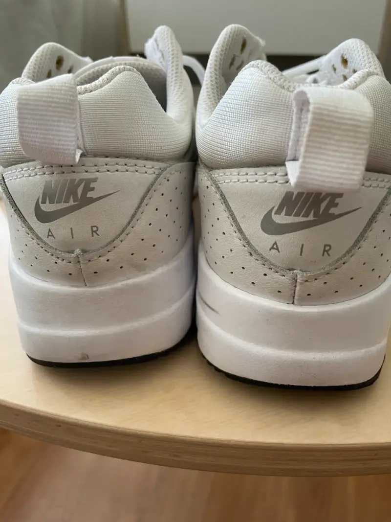 Zapatillas deportivas blancas Nike para mujer - 3