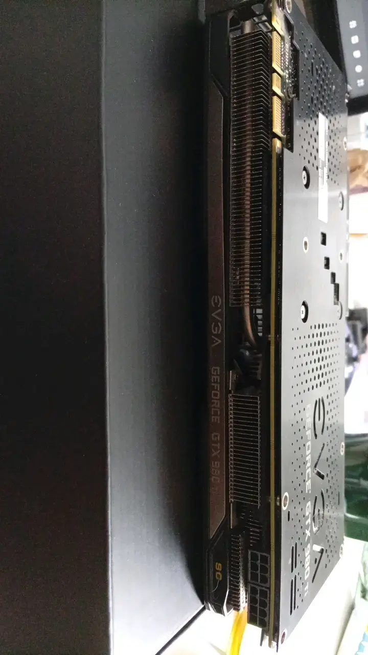 Tarjeta gráfica EVGA GeForce GTX 980 Ti 6 GB - 4